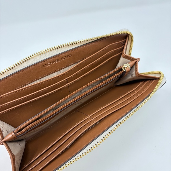 MICHAEL KORS Continental Wallet Vanilla - New without tags - Picture 6 of 6